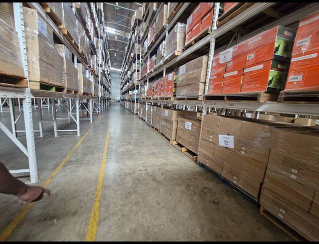 8,599M² WAREHOUSE TO LET IN DENVER
